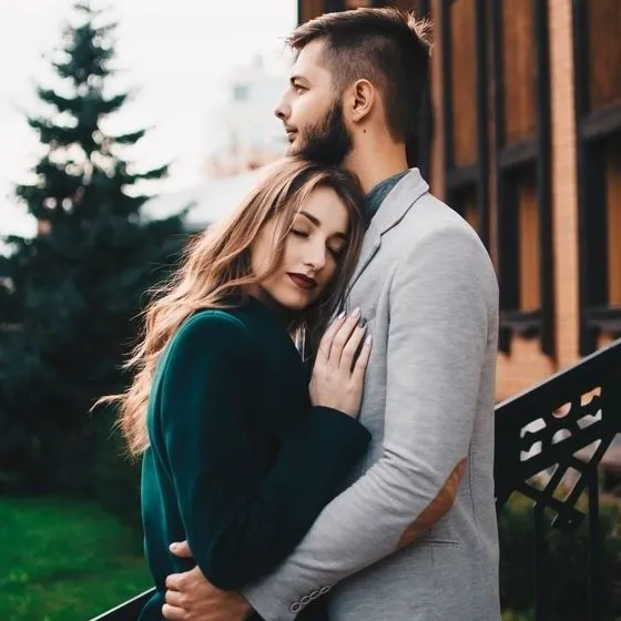 Couple Hug Pic