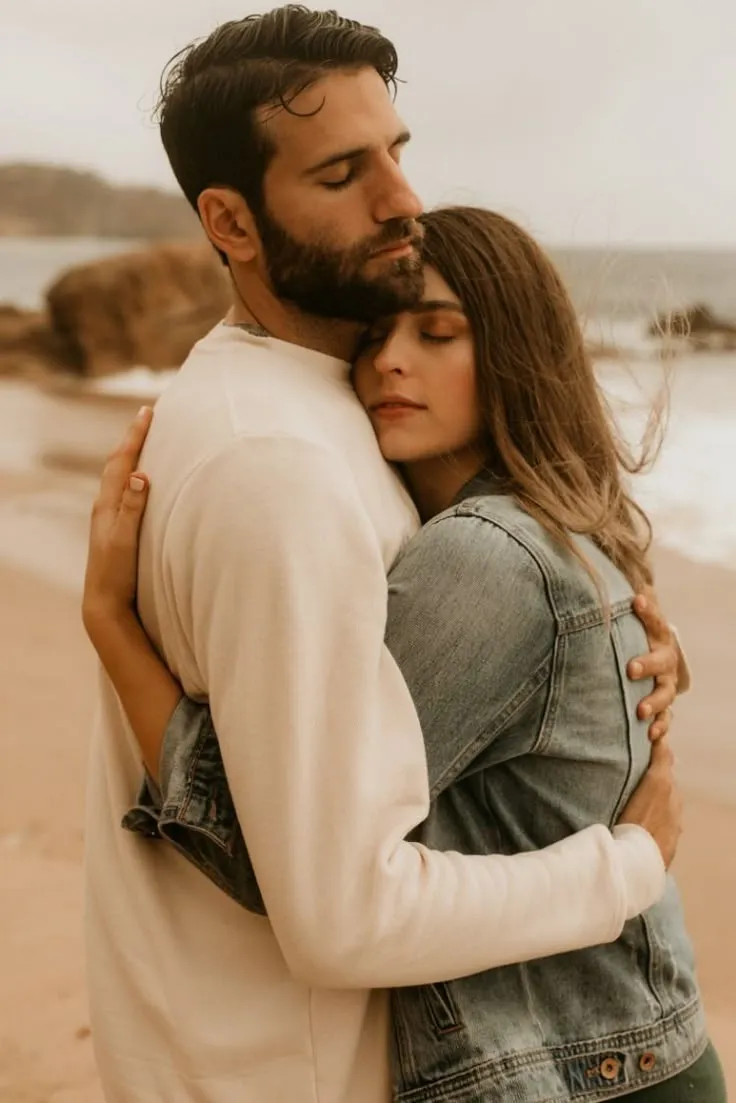 Couple Hug Pic