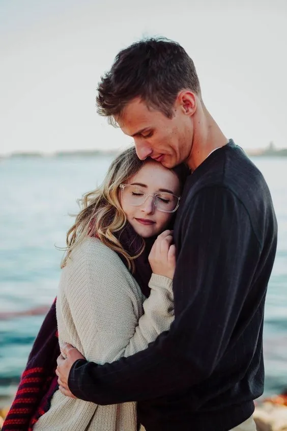 Couple Hug Pic