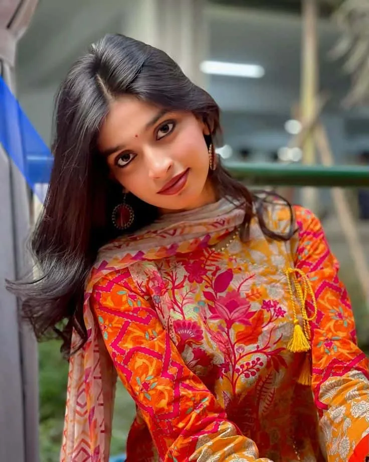 Cute Girl Pic