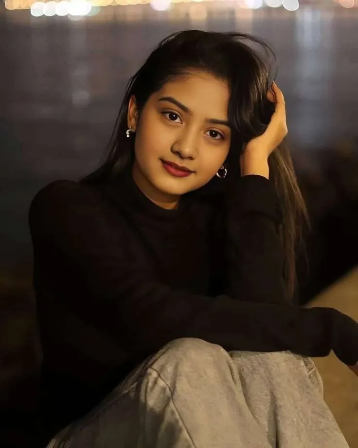 Cute Girl Pic For Dp