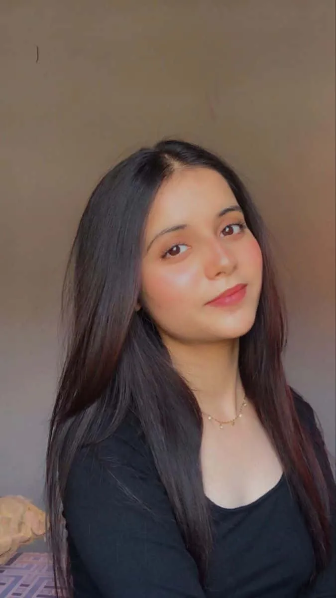 Cute Girls Whatsapp Dp