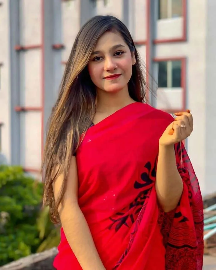 Cute Girls Whatsapp Dp