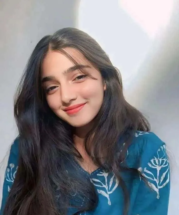 Cute Girls Whatsapp Dp