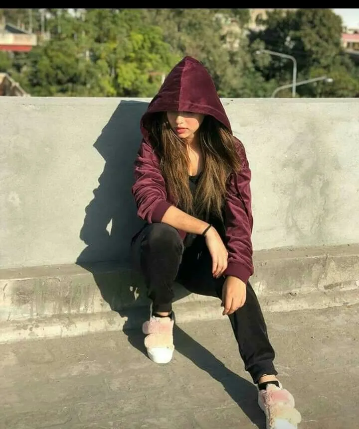 Girl Attitude Whatsapp Dp