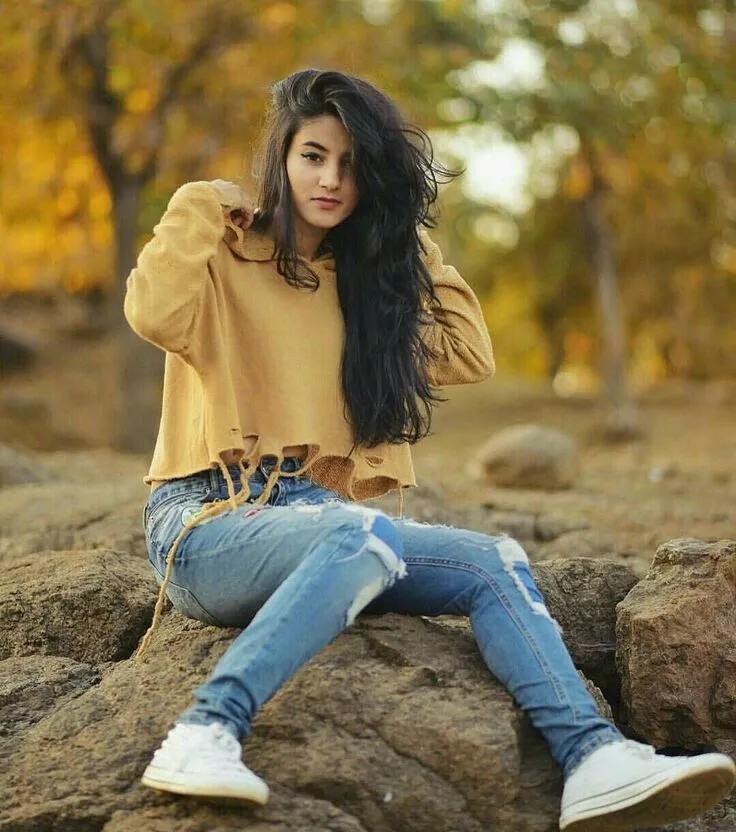 Girl Attitude Whatsapp Dp