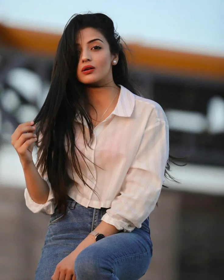 Girl Attitude Whatsapp Dp