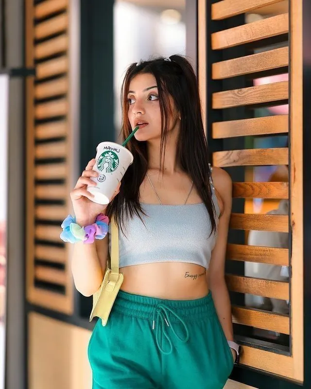 Girl Attitude Whatsapp Dp