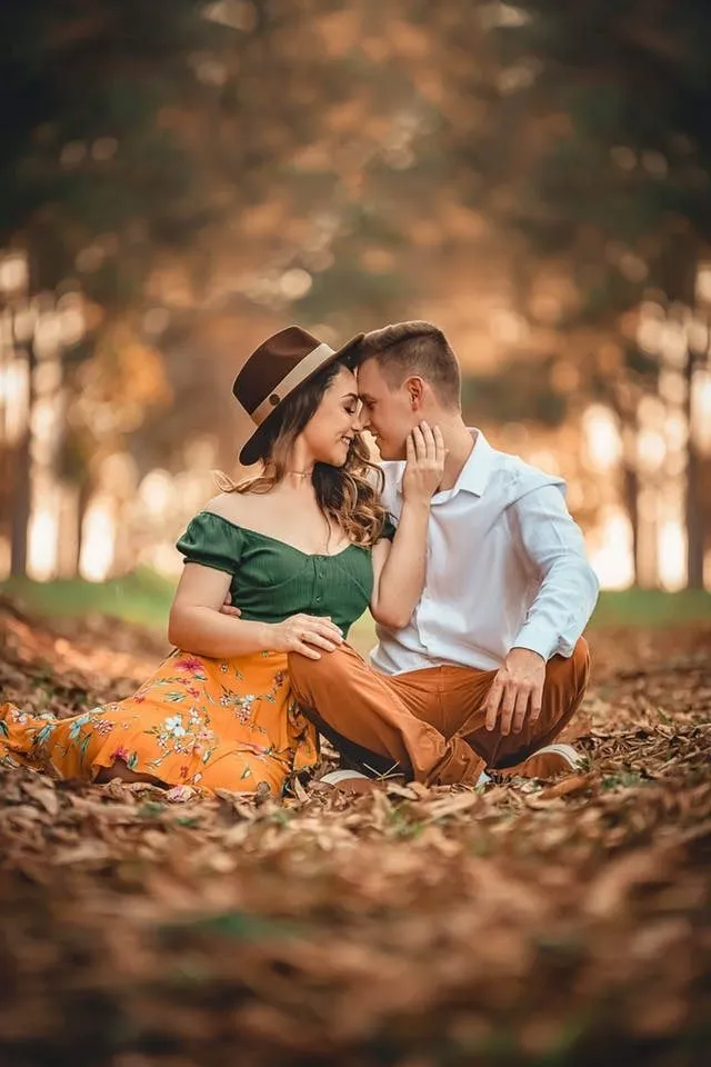 Modern Cute Couple DP