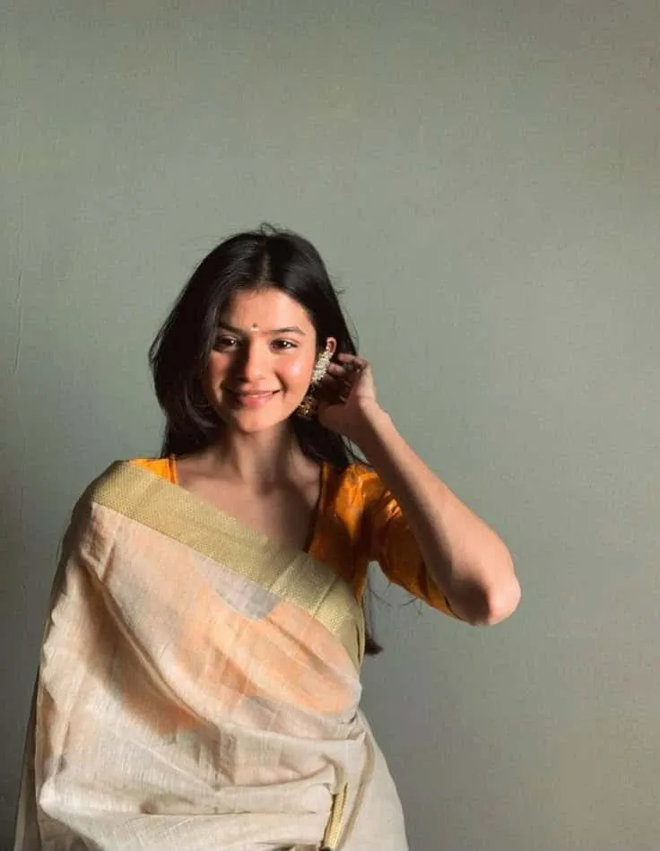 Profile Cute Girl Pic
