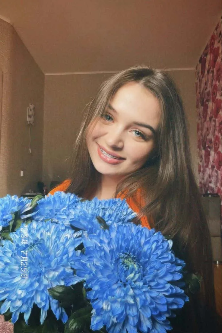 Profile Cute Girl Pic