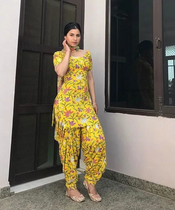 Simple Punjabi Girl Photo