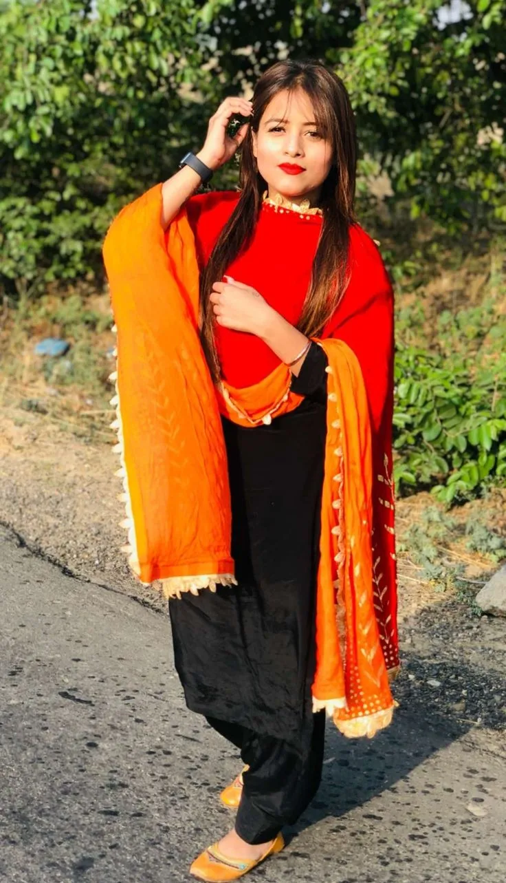 Simple Punjabi Girl Photo