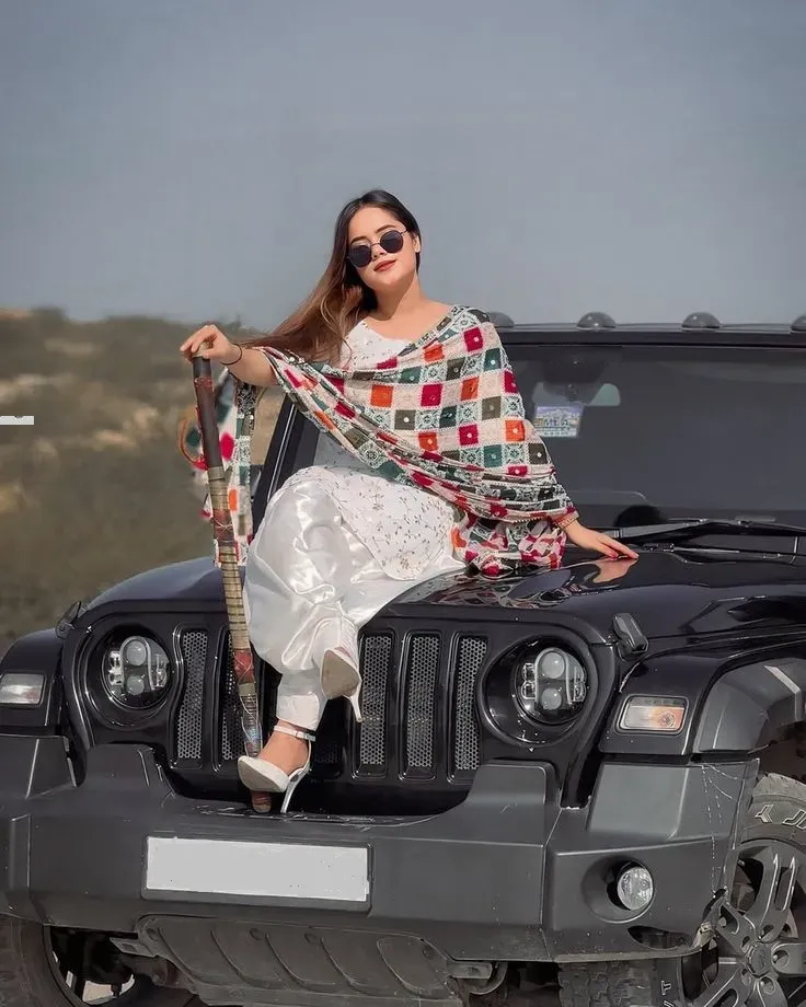Stylish Punjabi Girl Pic