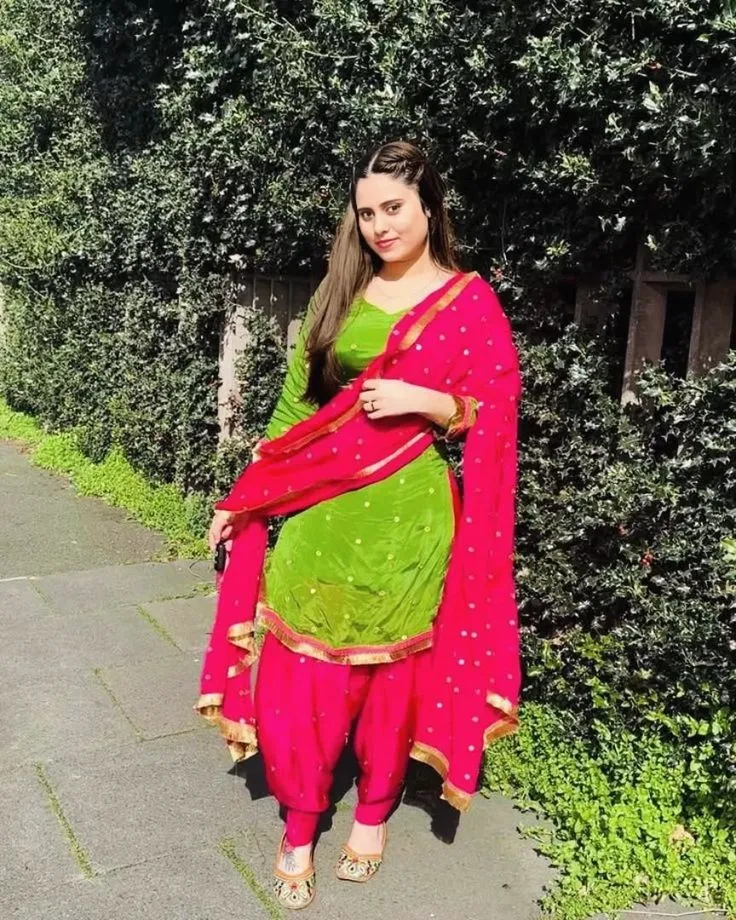 Stylish Punjabi Girl Pic