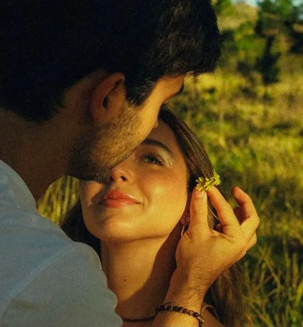 Cute Couple DP for WhatsApp