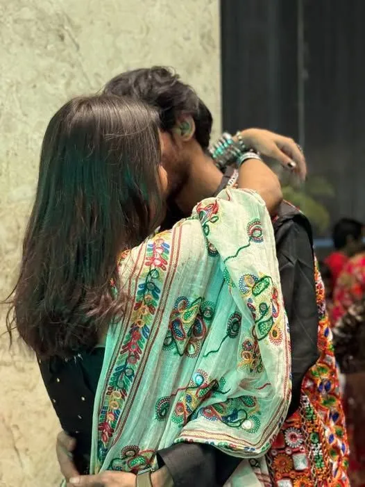 Cute Couple DP