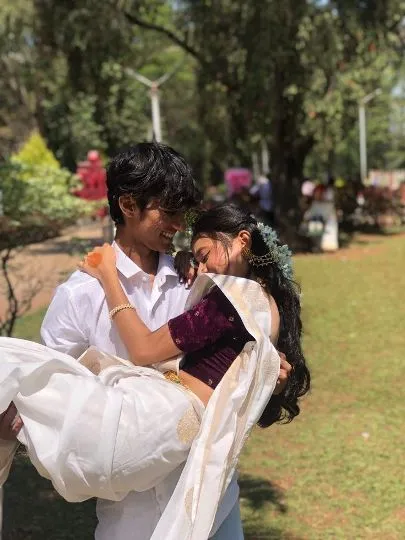 Romantic Cute Couple DP